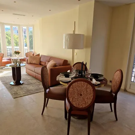 בית מגורים Aston La Scala