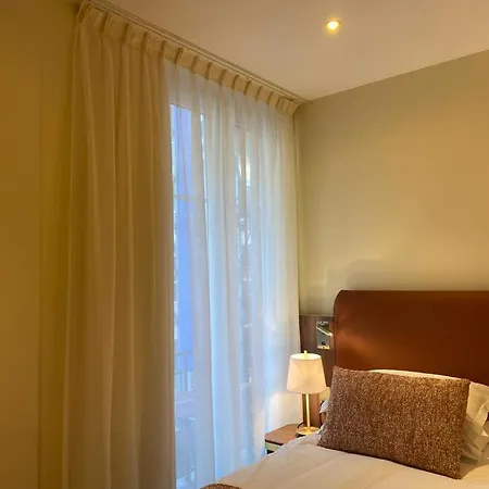 Aston La Scala בית מגורים