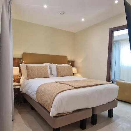 בית מגורים Aston La Scala