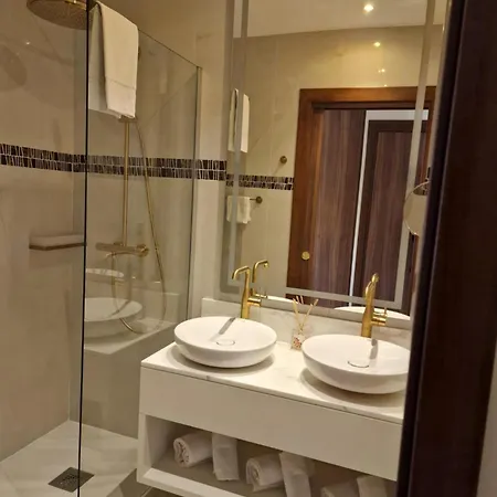 Aston La Scala Residens