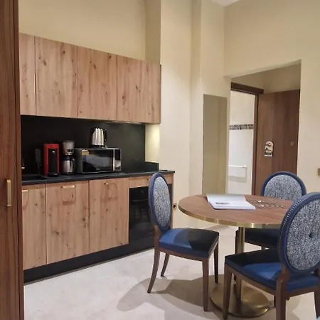 Residens Aston La Scala *