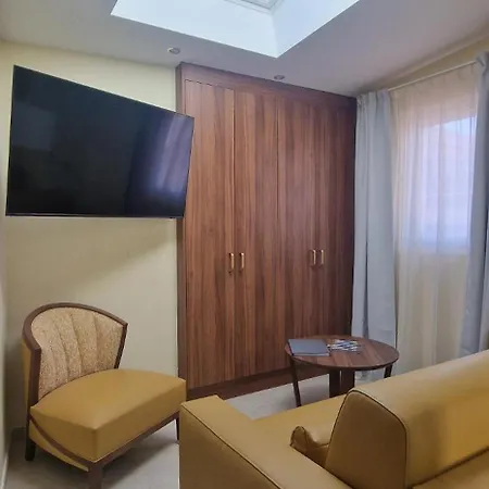 Aston La Scala Residens