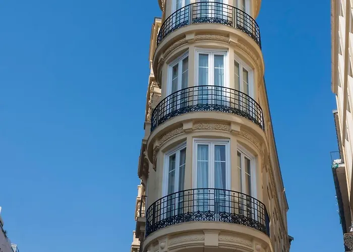 Aston La Scala ホテル *