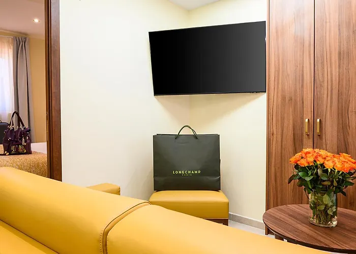 Aston La Scala * ニース