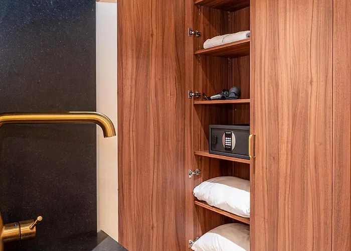 Aston La Scala 酒店 *