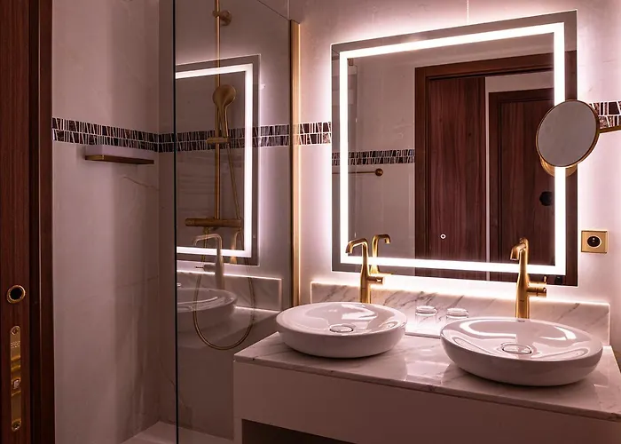 Aston La Scala 酒店 *