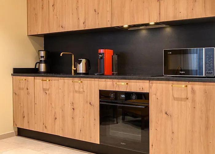 Aston La Scala ニース